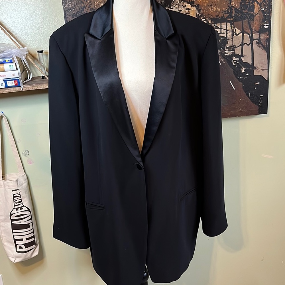 Jones New York Black Satin Lapel Blazer